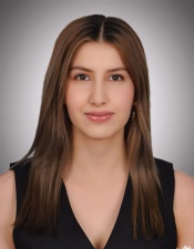 Ayşe T.